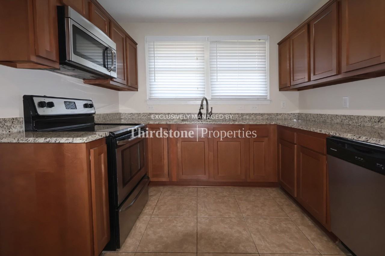 3944 Herschel St - Photo 6 of 23