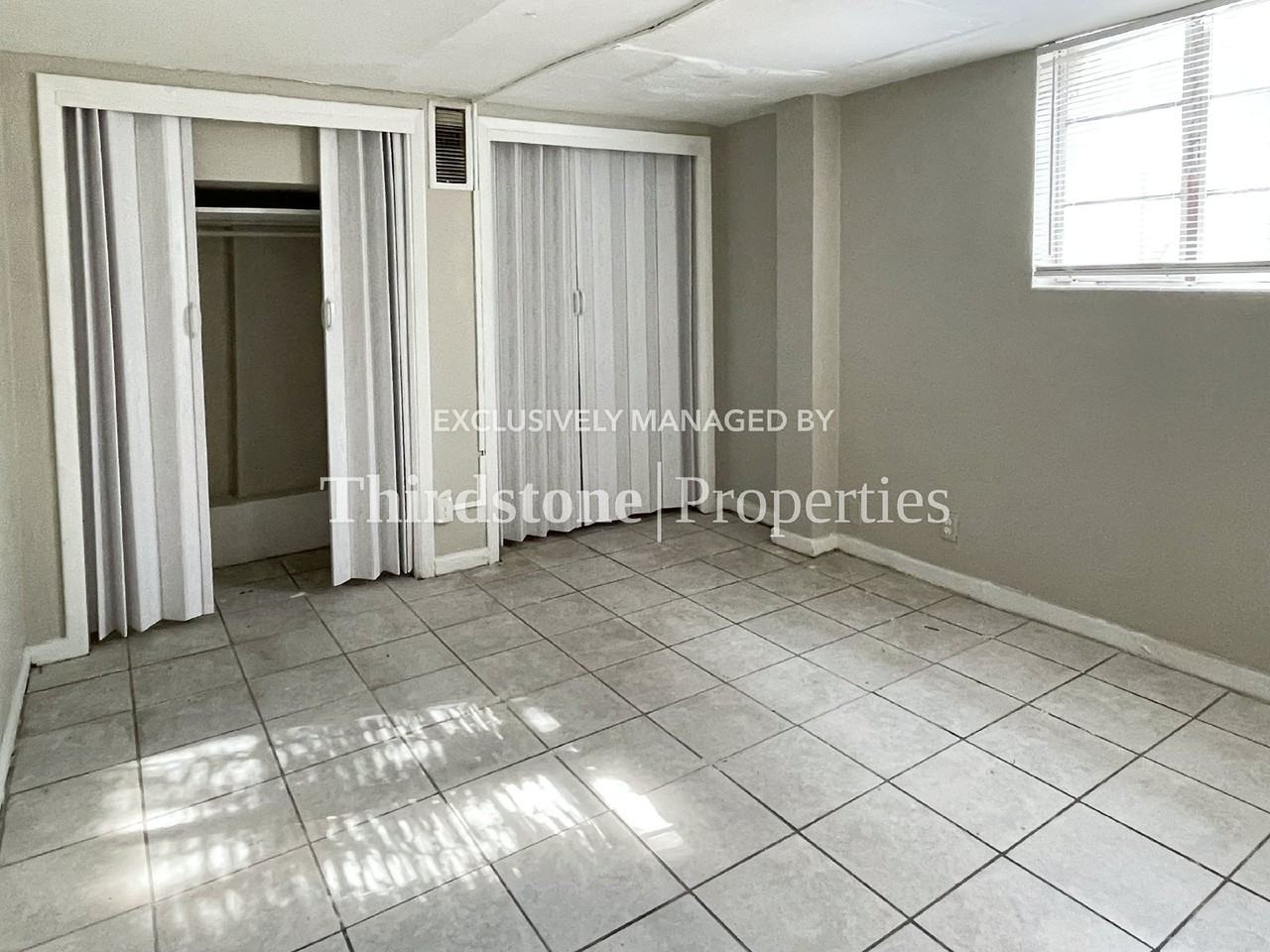 316 E 19th St #B - Photo 6 of 12