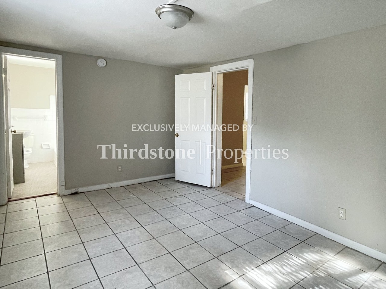 316 E 19th St #B - Photo 4 of 12