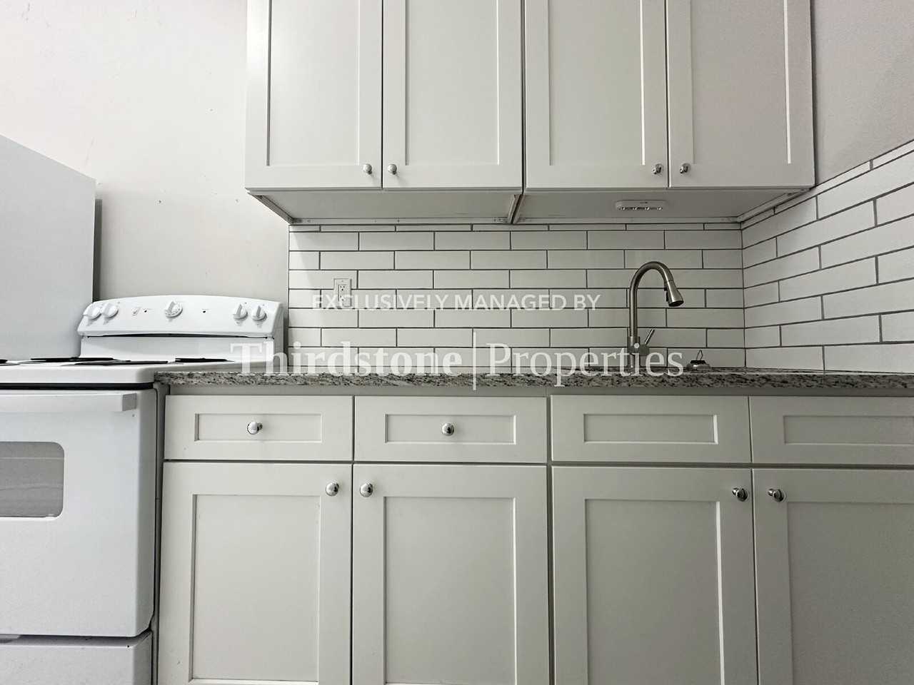 82 W 32nd St #2 - Photo 2 of 8