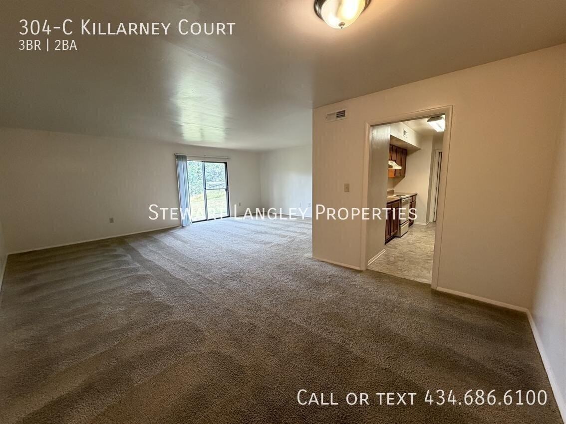 304 Killarney Ct Apt C - Photo 3 of 32