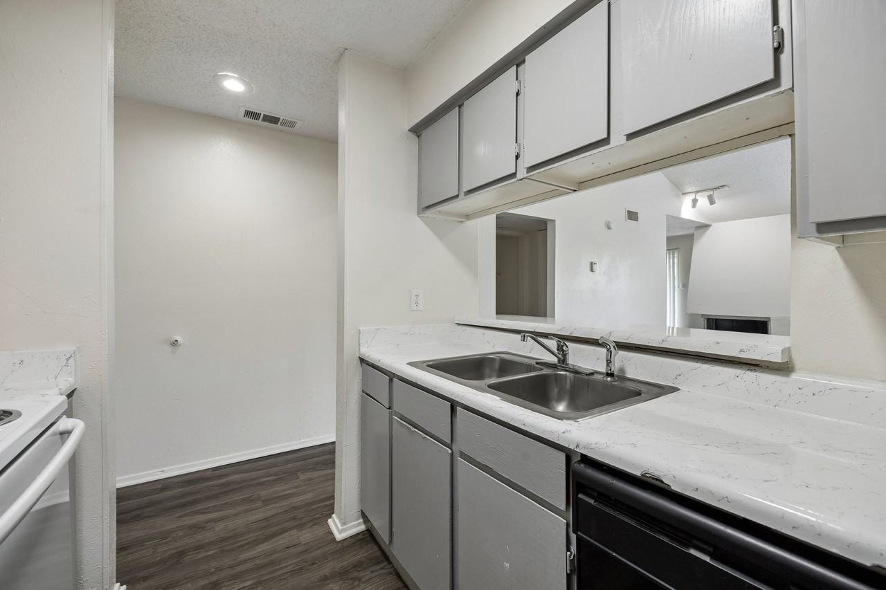 Tealwood Apartment Homes - Photo 3 of 21