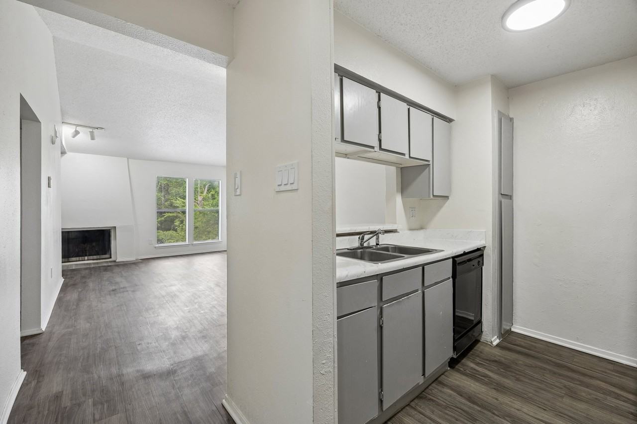 Tealwood Apartment Homes - Photo 4 of 21