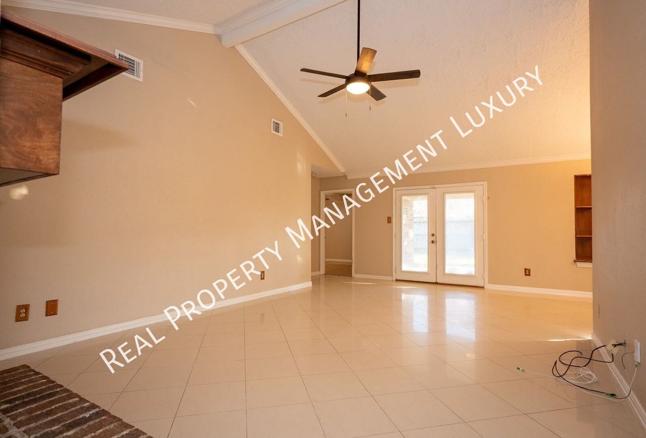 22811 Elkana Deane Ln - Photo 6 of 32