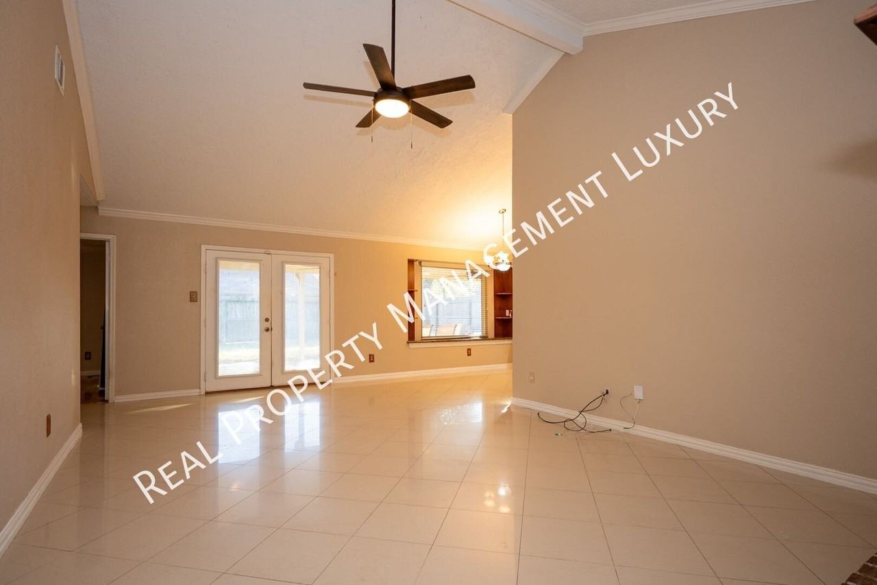 22811 Elkana Deane Ln - Photo 7 of 32