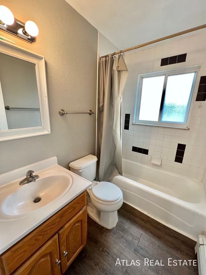 2913 Straus Ln #1 - Photo 5 of 11