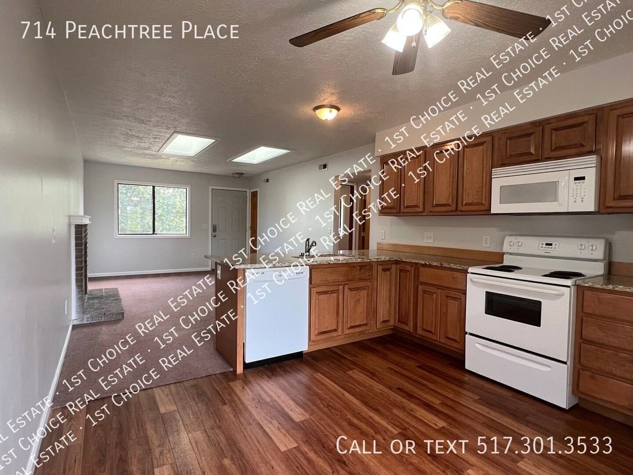 714 Peachtree Pl - Photo 3 of 16