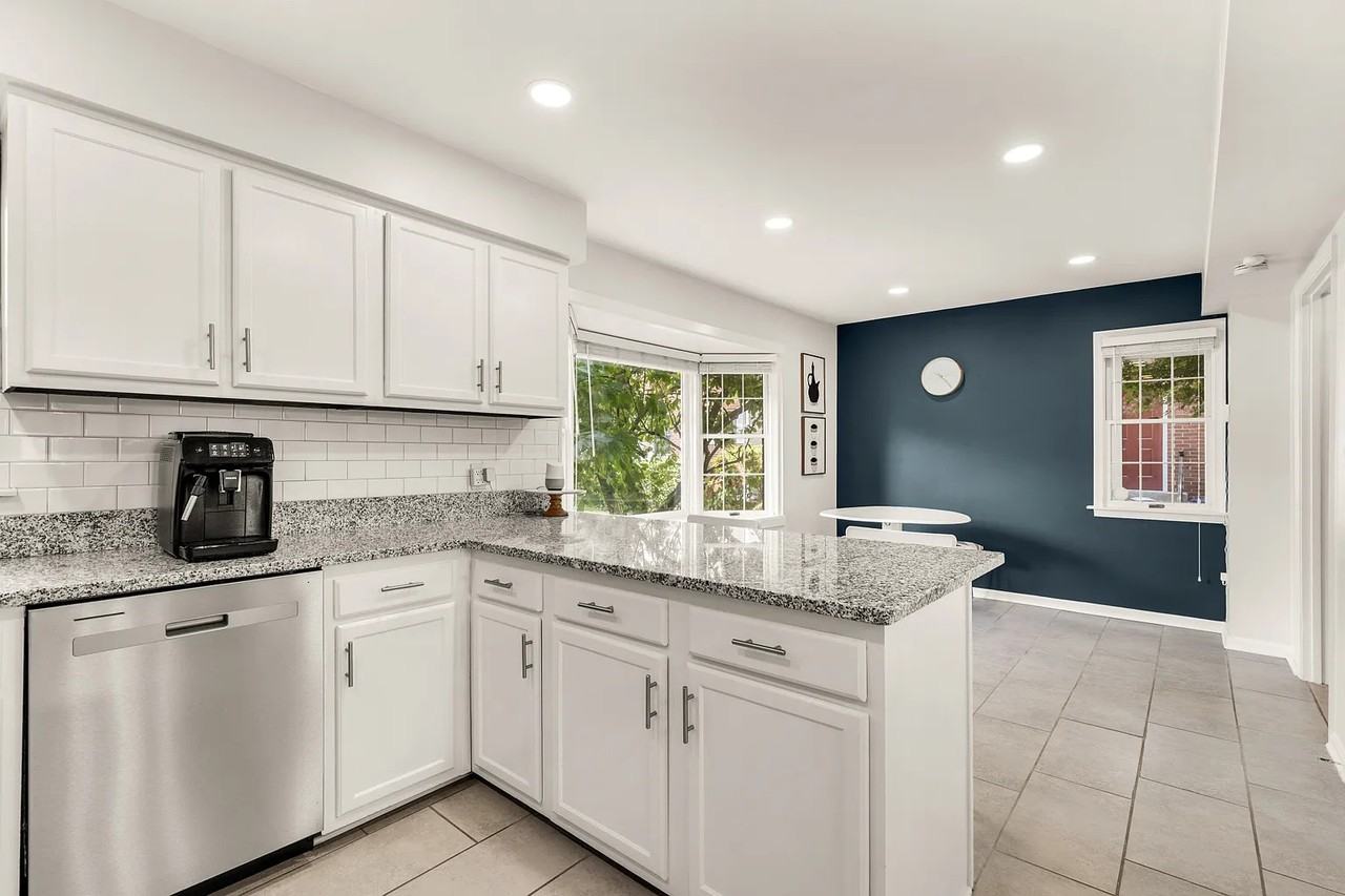 10855 Lockwood Dr - Photo 6 of 32