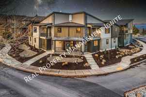 featured image of 2488 Nw Awbrey Rd #2