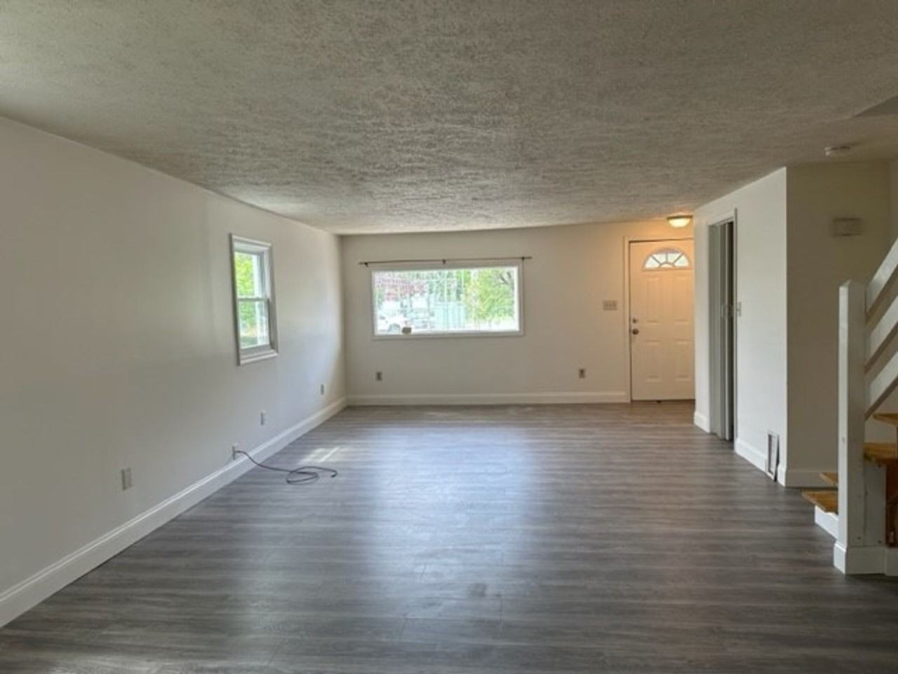 201 N Duke St - Photo 4 of 15