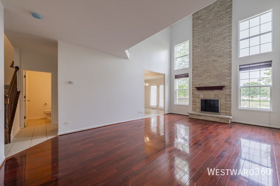 1226 Bradley Cir - Photo 4 of 39