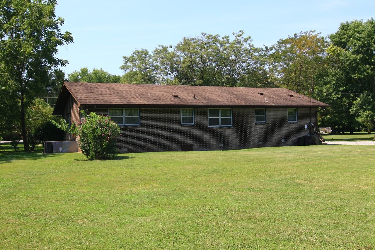 706 Cathy Ct - Photo 3 of 22