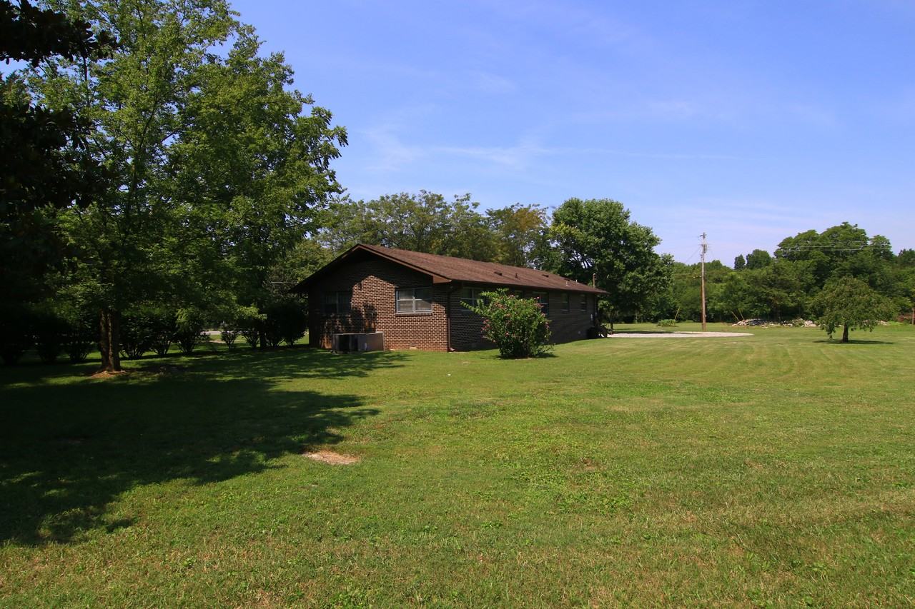 706 Cathy Ct - Photo 4 of 22