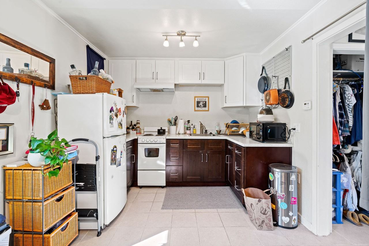 21245 E Cliff Dr #D - Photo 2 of 10