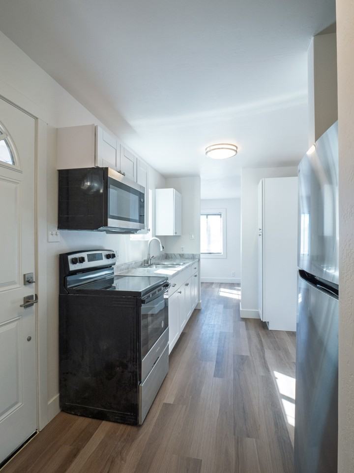 409 S 1st St #417 - Photo 2 of 12