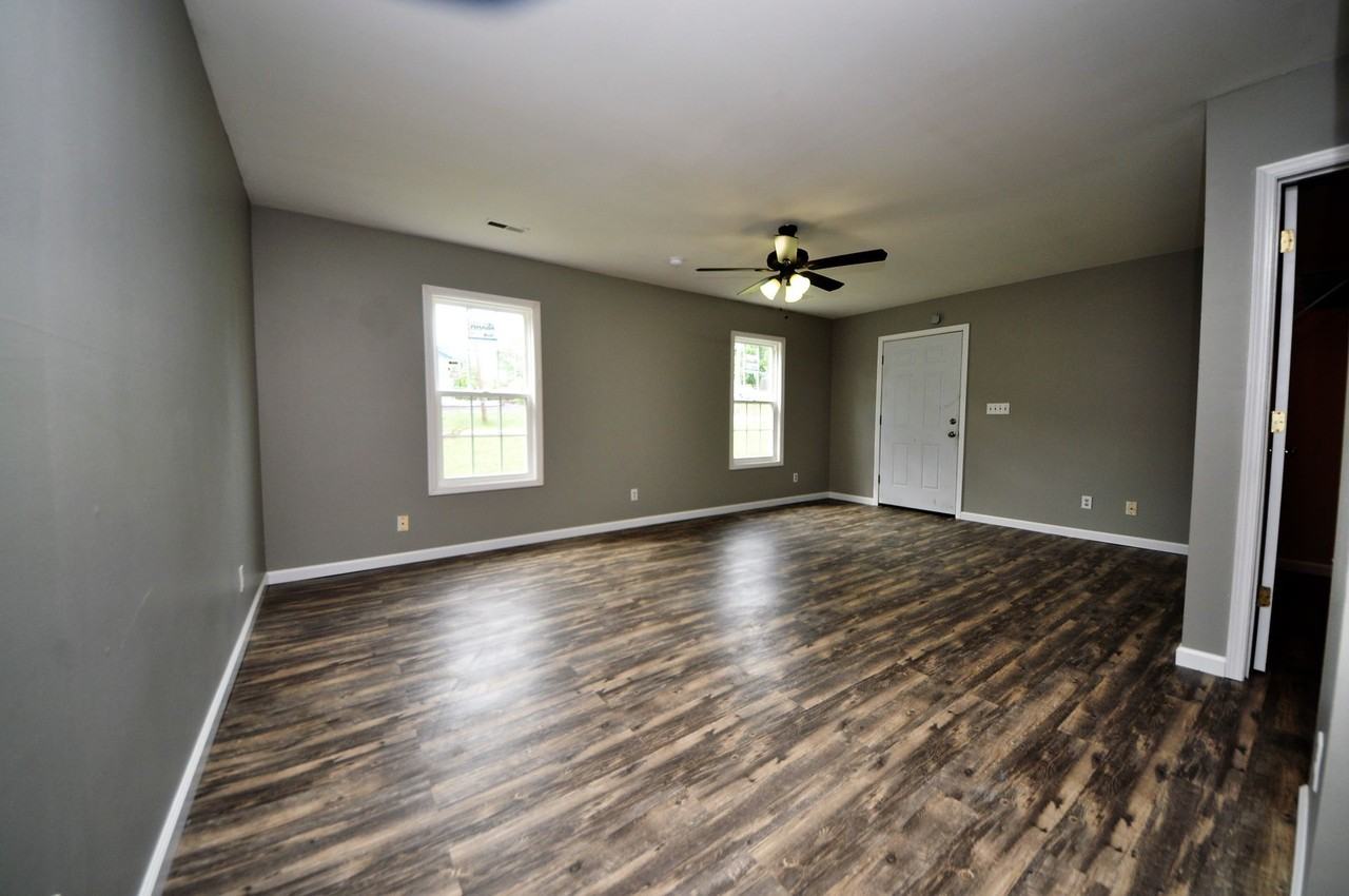 393 W Wood St #3 - Photo 3 of 14