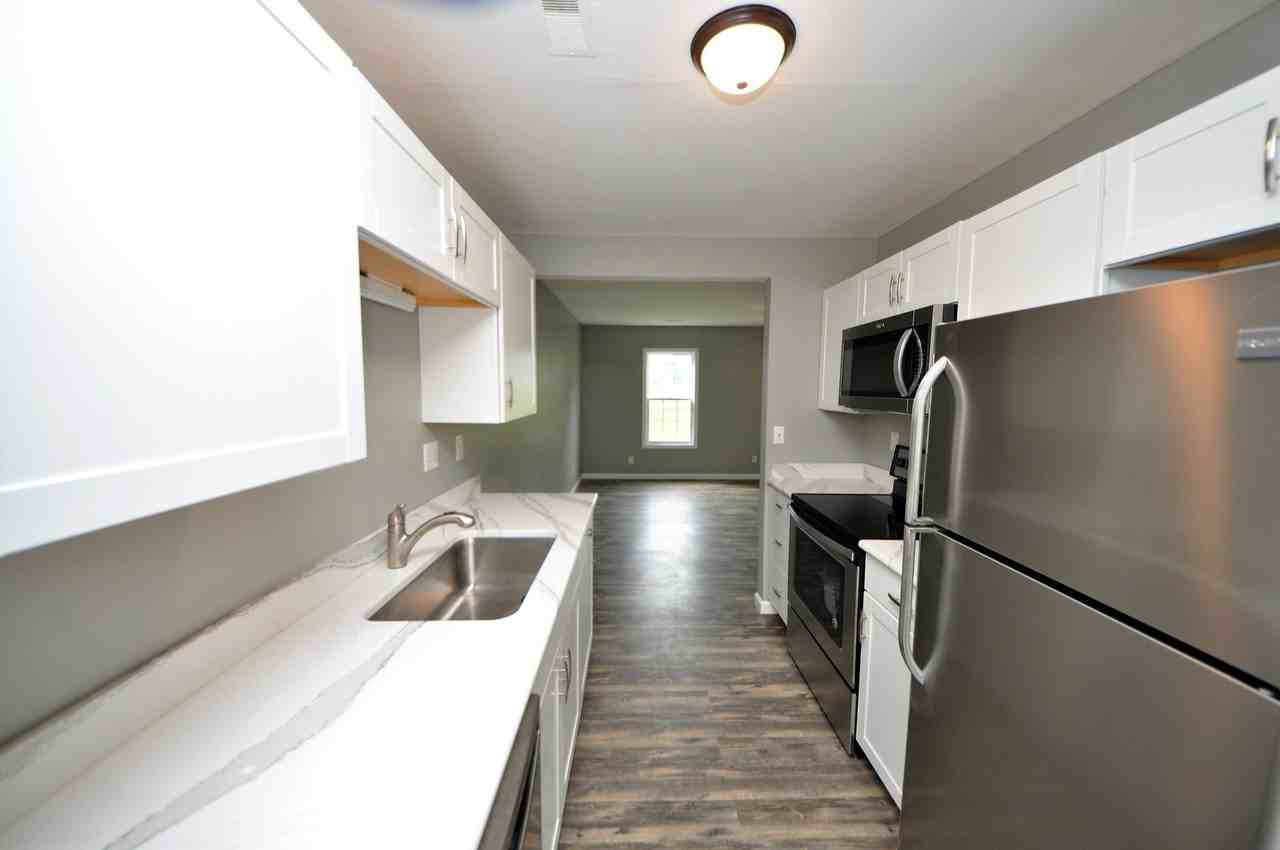 393 W Wood St #3 - Photo 5 of 14