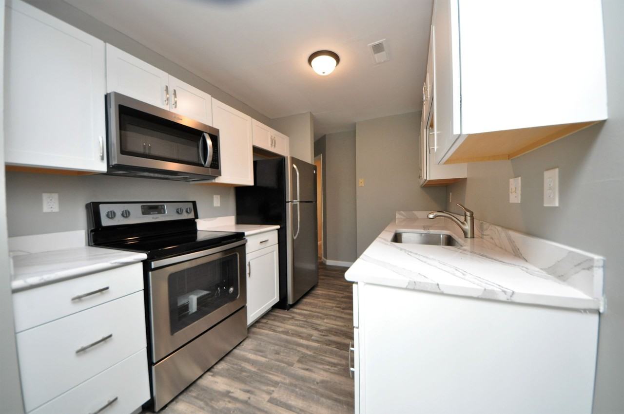 393 W Wood St #3 - Photo 6 of 14
