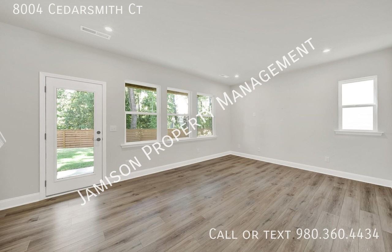 8004 Cedarsmith Ct - Photo 4 of 32