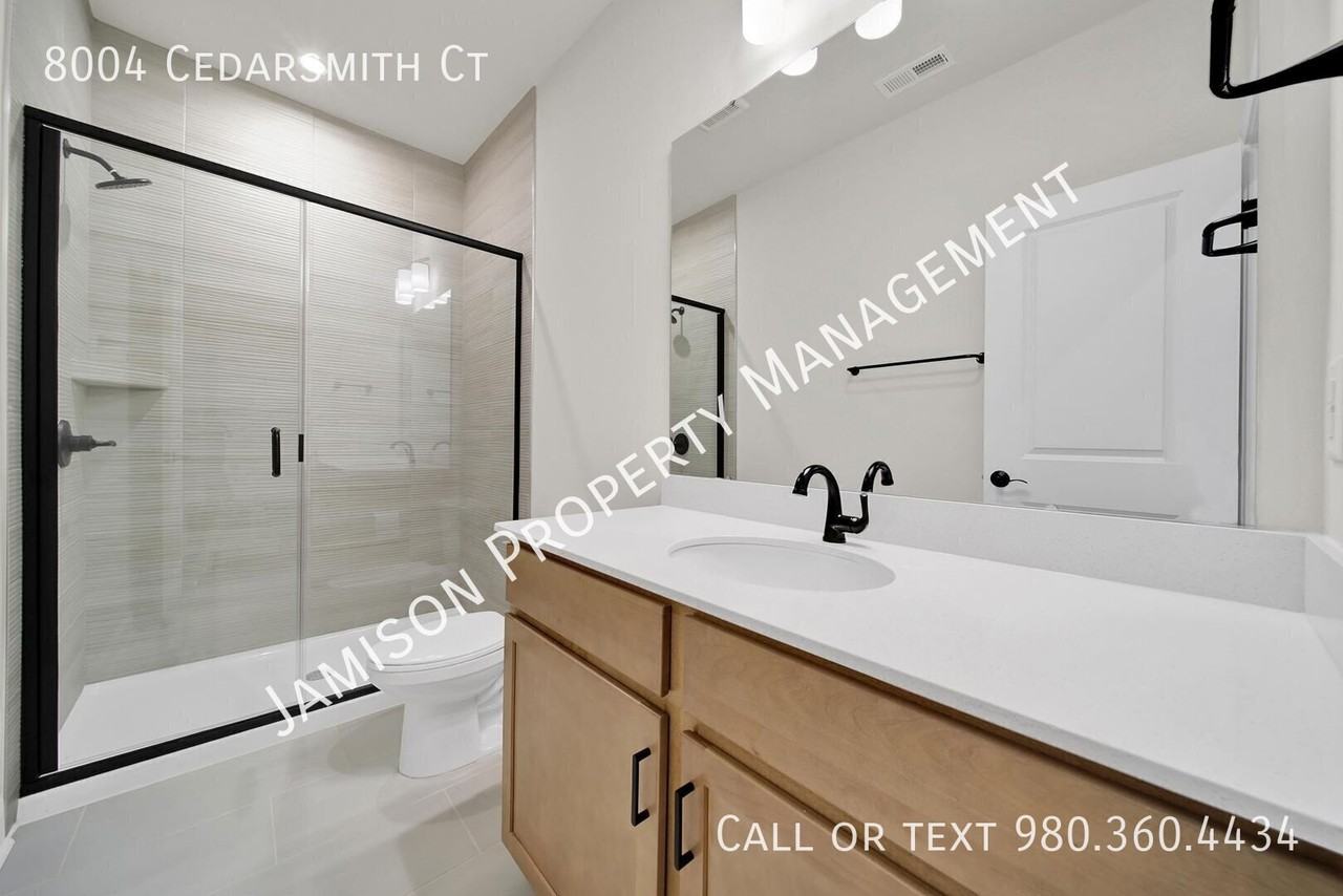 8004 Cedarsmith Ct - Photo 6 of 32