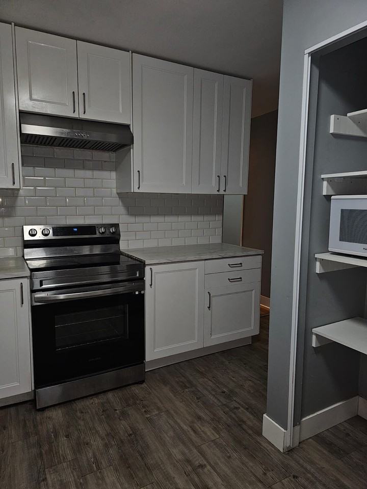 1903 24 Ave Nw - Photo 6 of 15