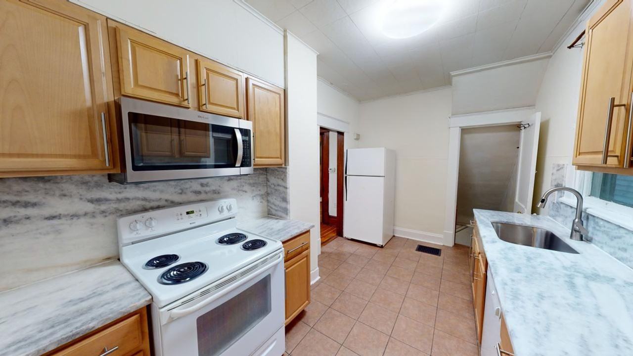 163 E Maynard Ave - Photo 5 of 21