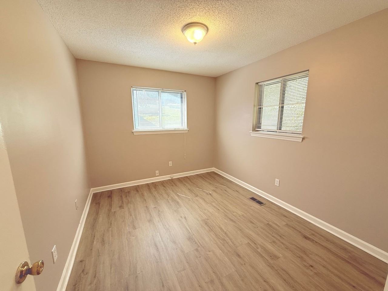4751 Tessie Ln - Photo 6 of 21