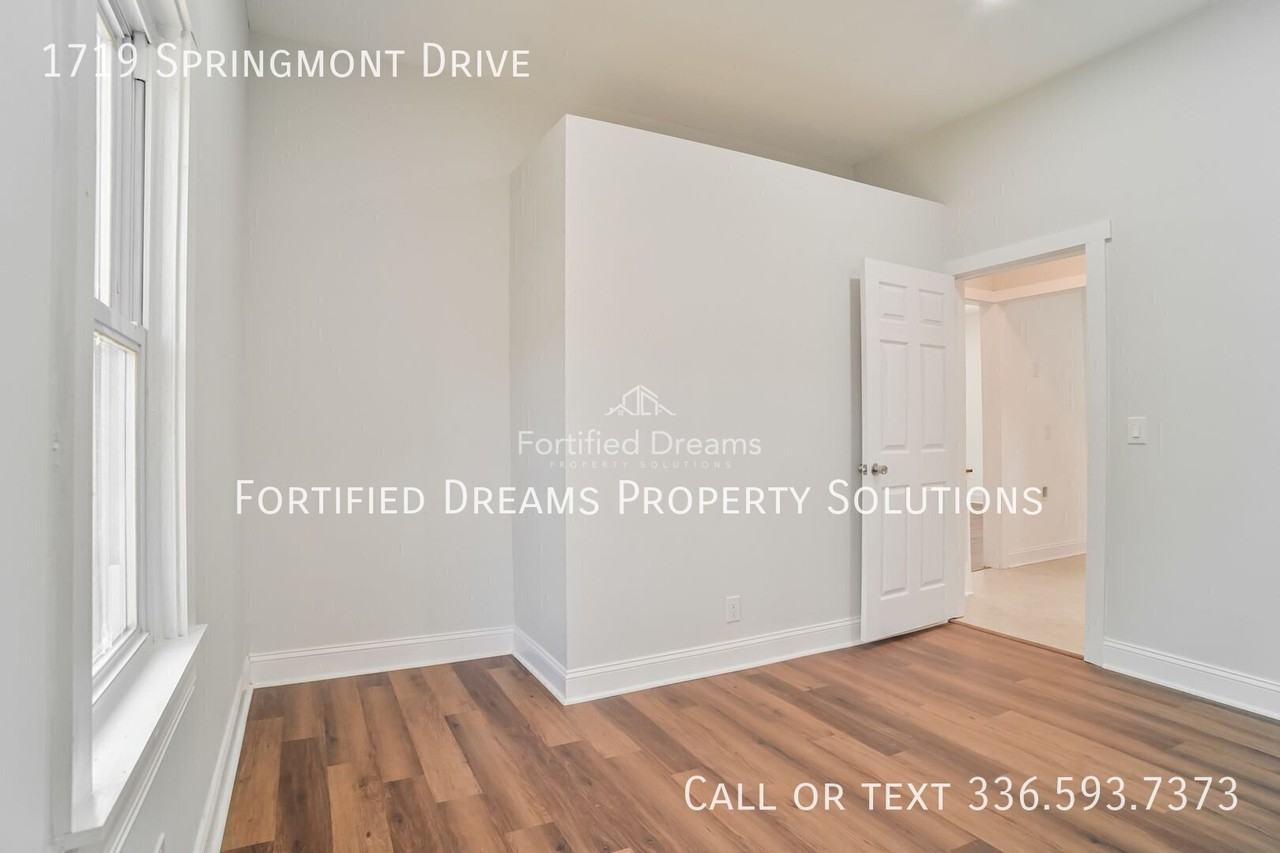 1719 Springmont Dr - Photo 5 of 10