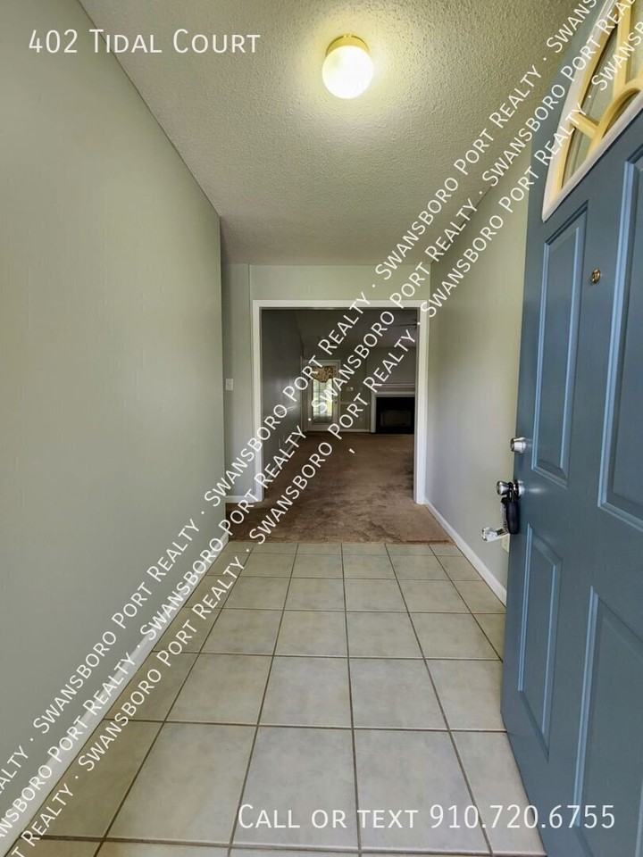 402 Tidal Ct - Photo 5 of 39