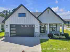 featured image of 2 Winding Rock Rd