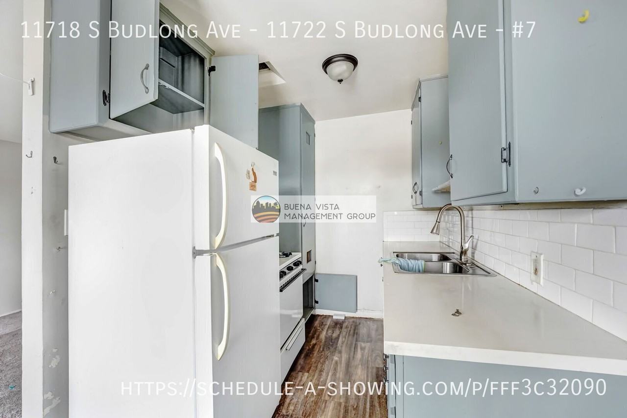 11718 S Budlong Ave - 11722 S Budlong Ave #7 - Photo 3 of 6