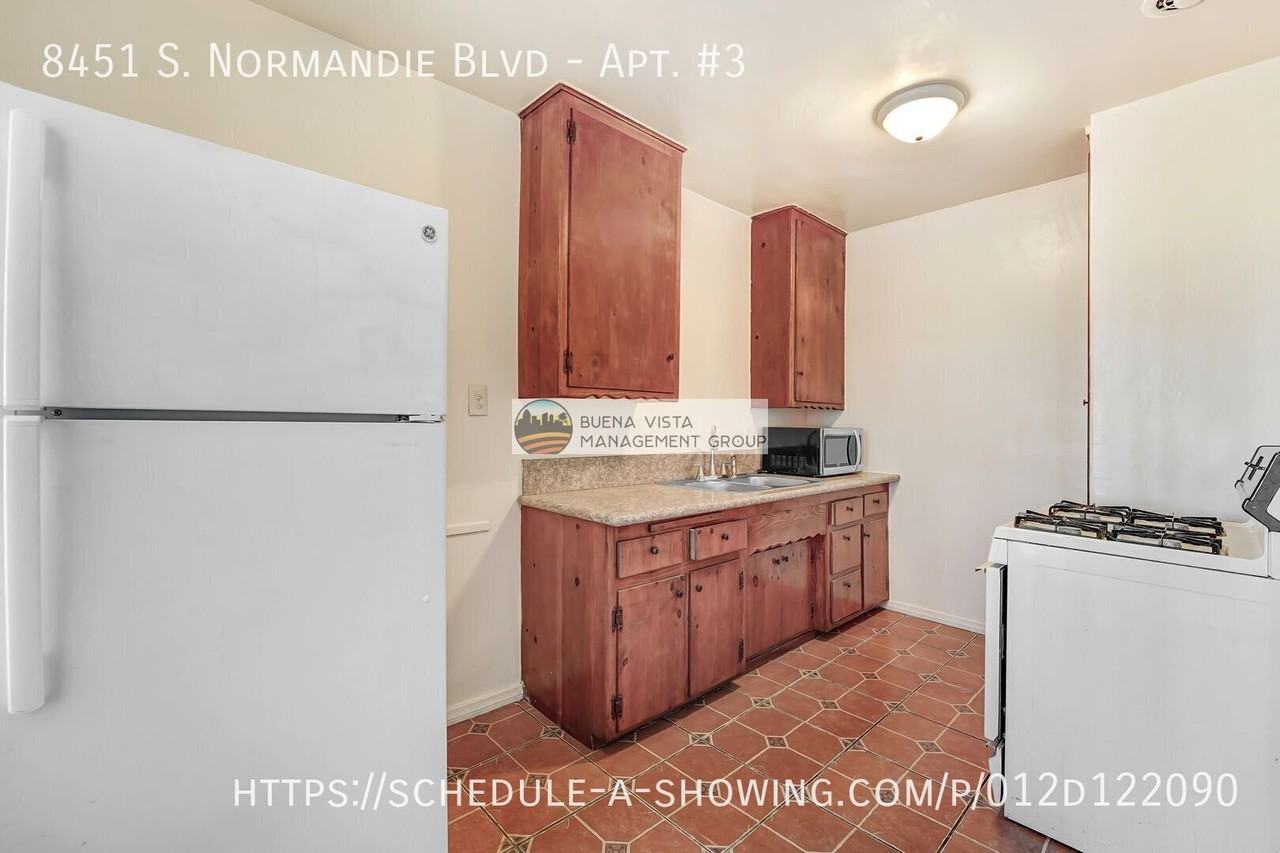 8451 S Normandie Ave #3 - Photo 4 of 11