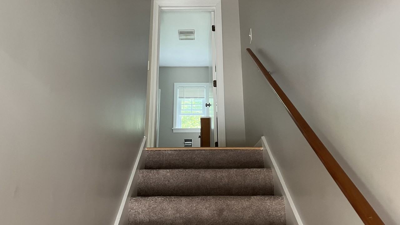 638A Borough Rd #B - Photo 4 of 11