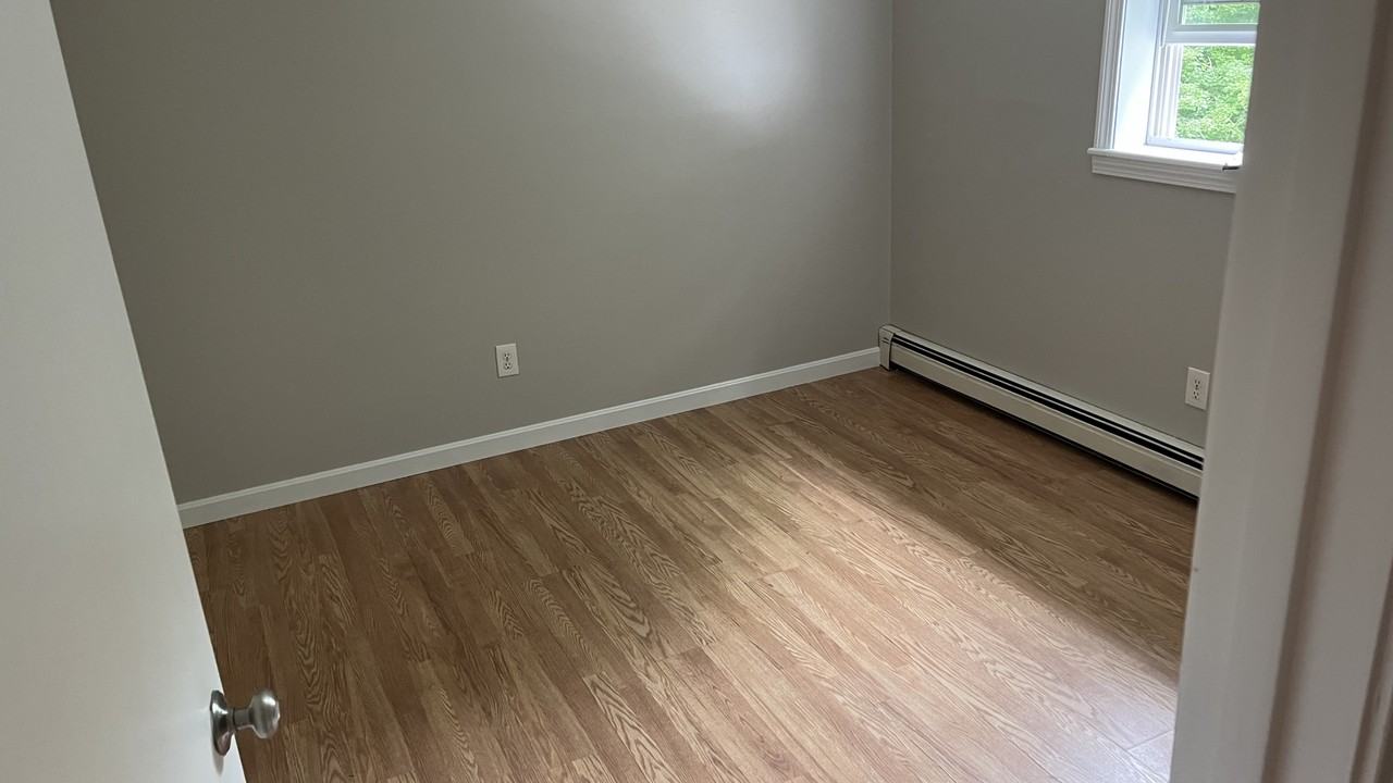 638A Borough Rd #B - Photo 5 of 11