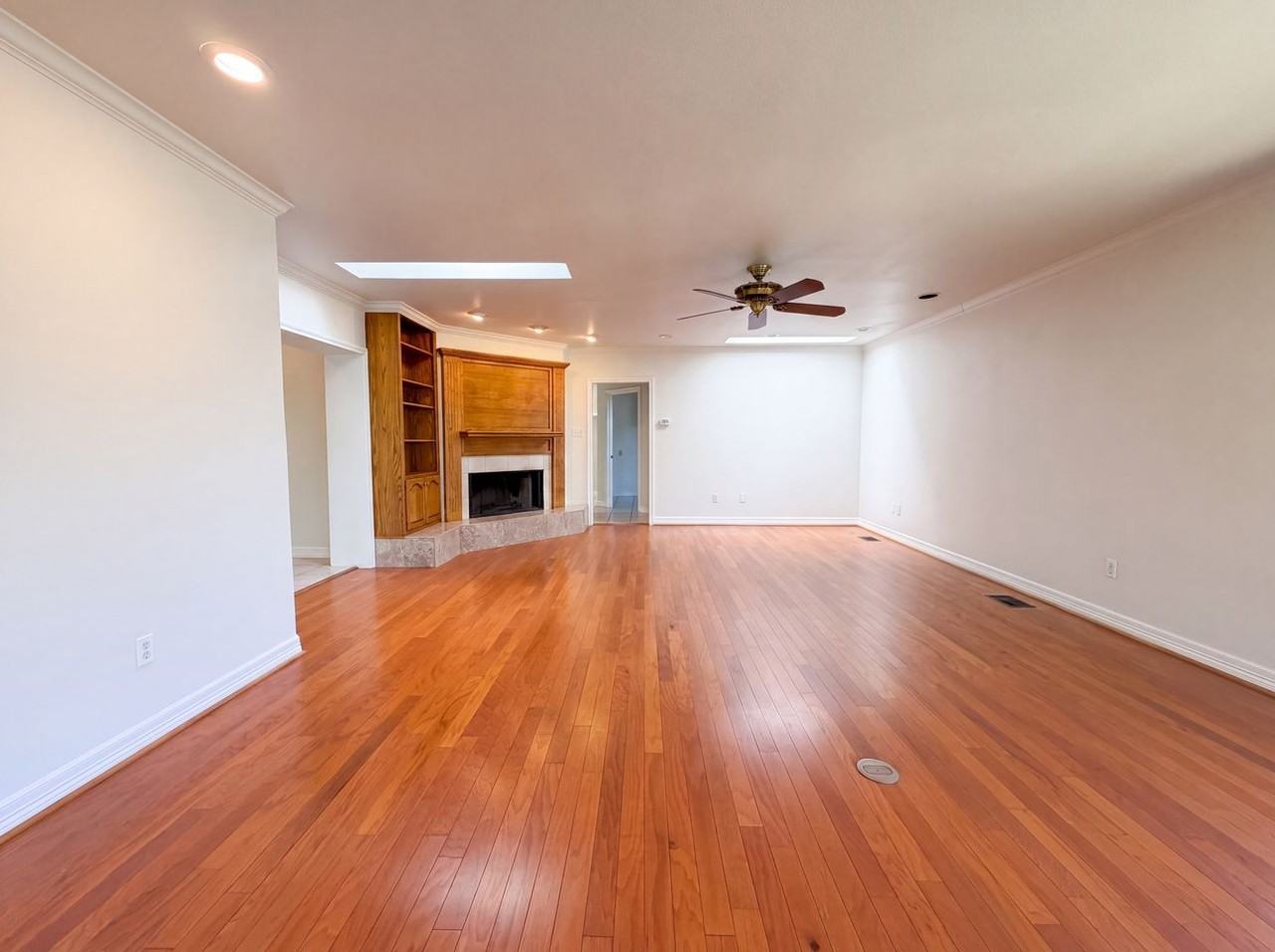 7633 Westwind Dr #NA - Photo 2 of 14