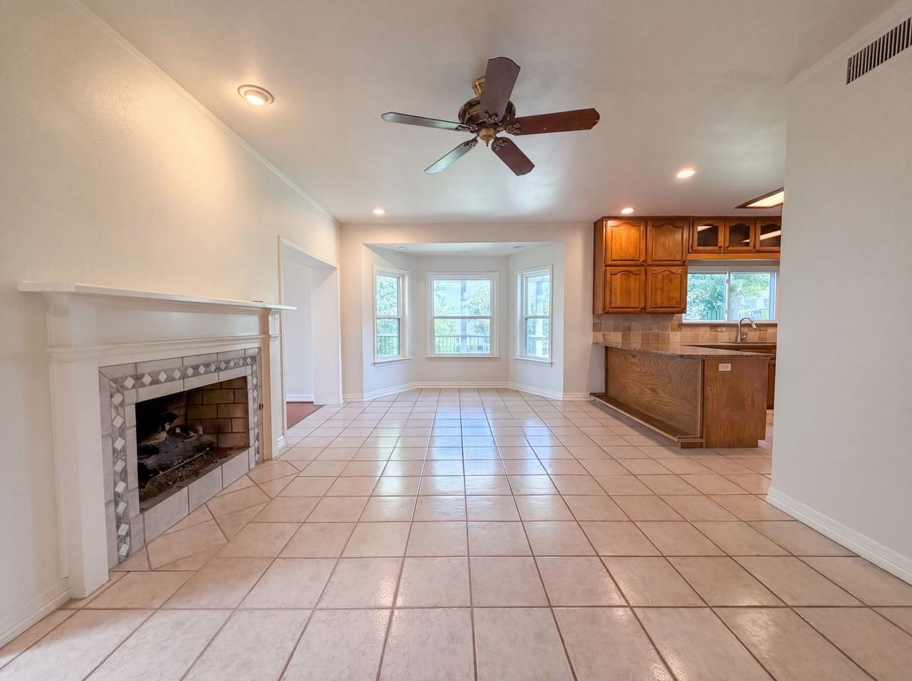 7633 Westwind Dr #NA - Photo 4 of 14
