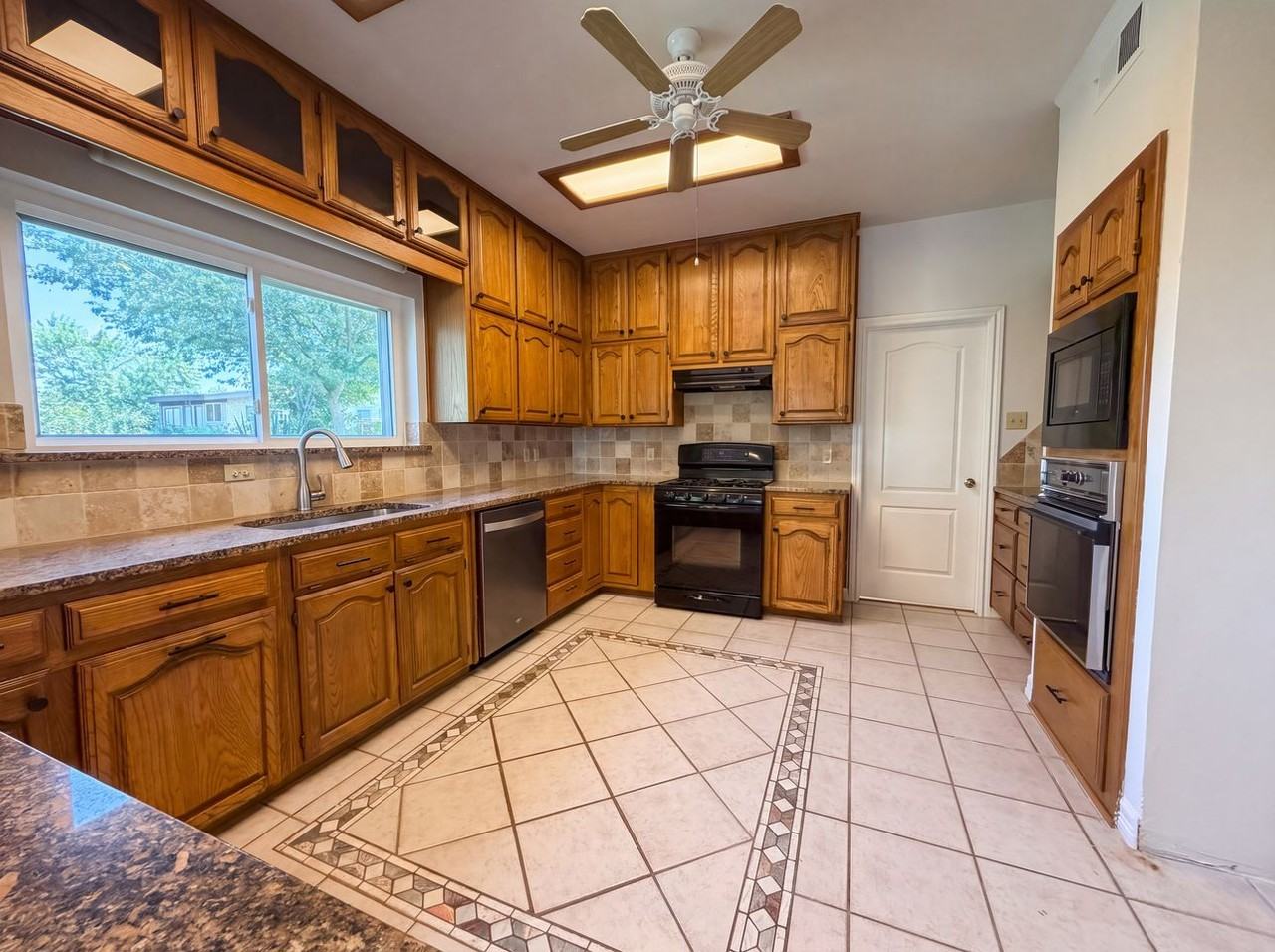 7633 Westwind Dr #NA - Photo 6 of 14