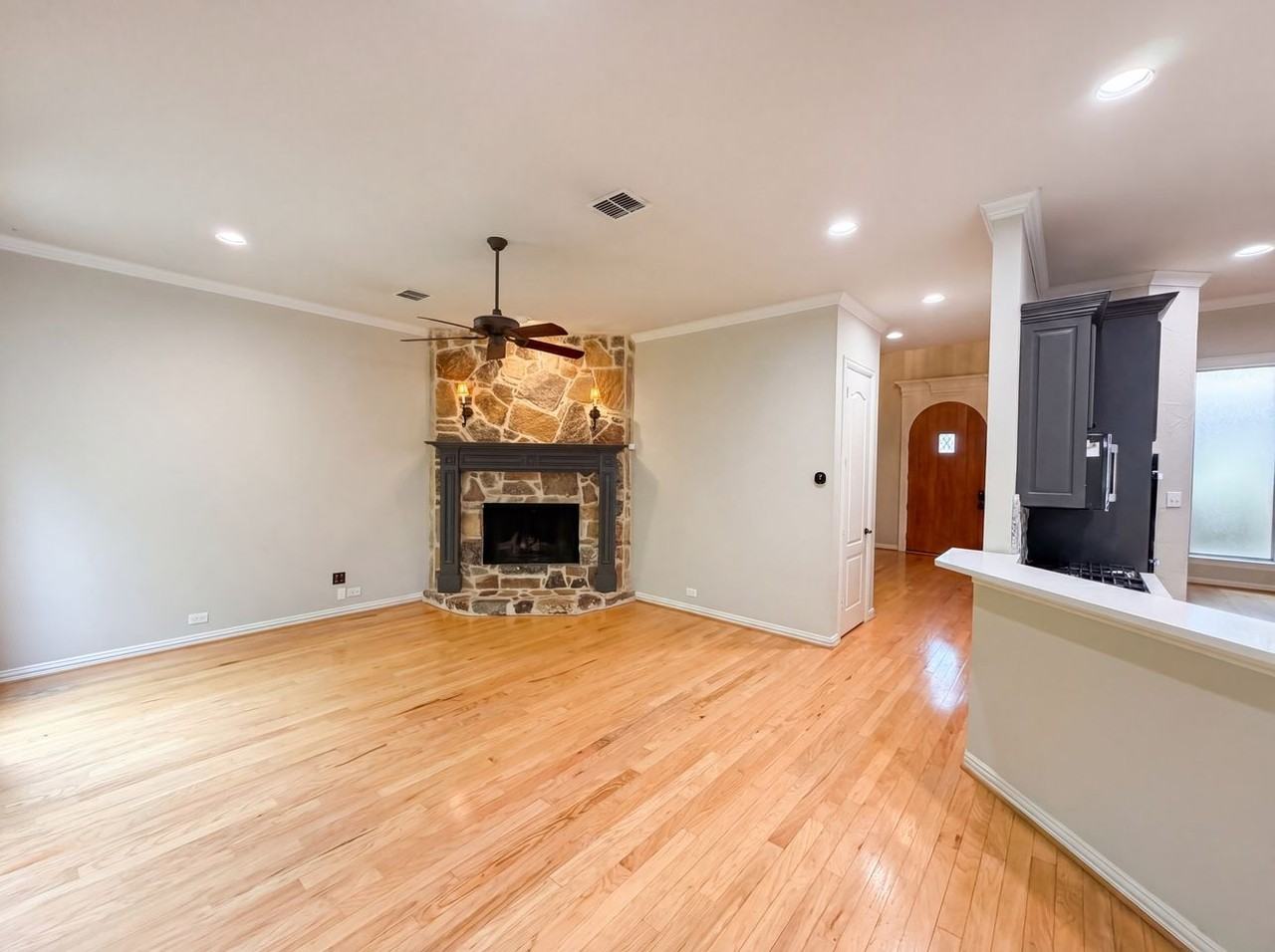 1308 Winding Brook Dr #NA - Photo 3 of 19