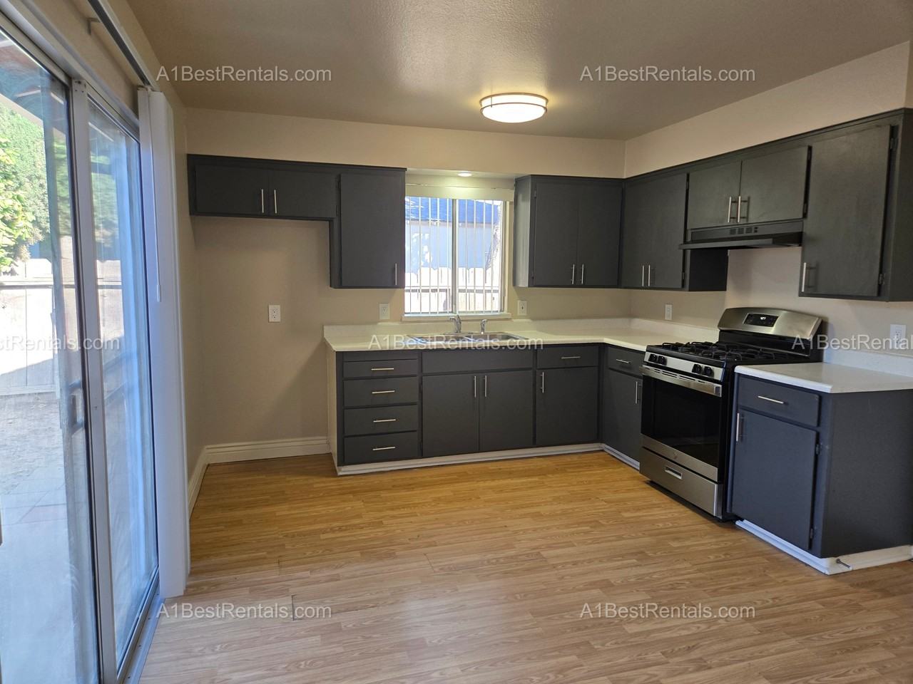 5025 Estates Dr #1 - Photo 2 of 13