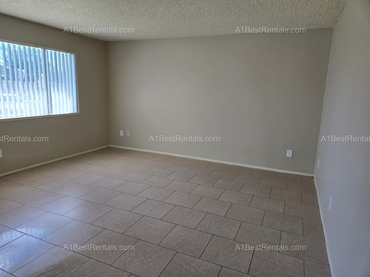 5025 Estates Dr #1 - Photo 5 of 13
