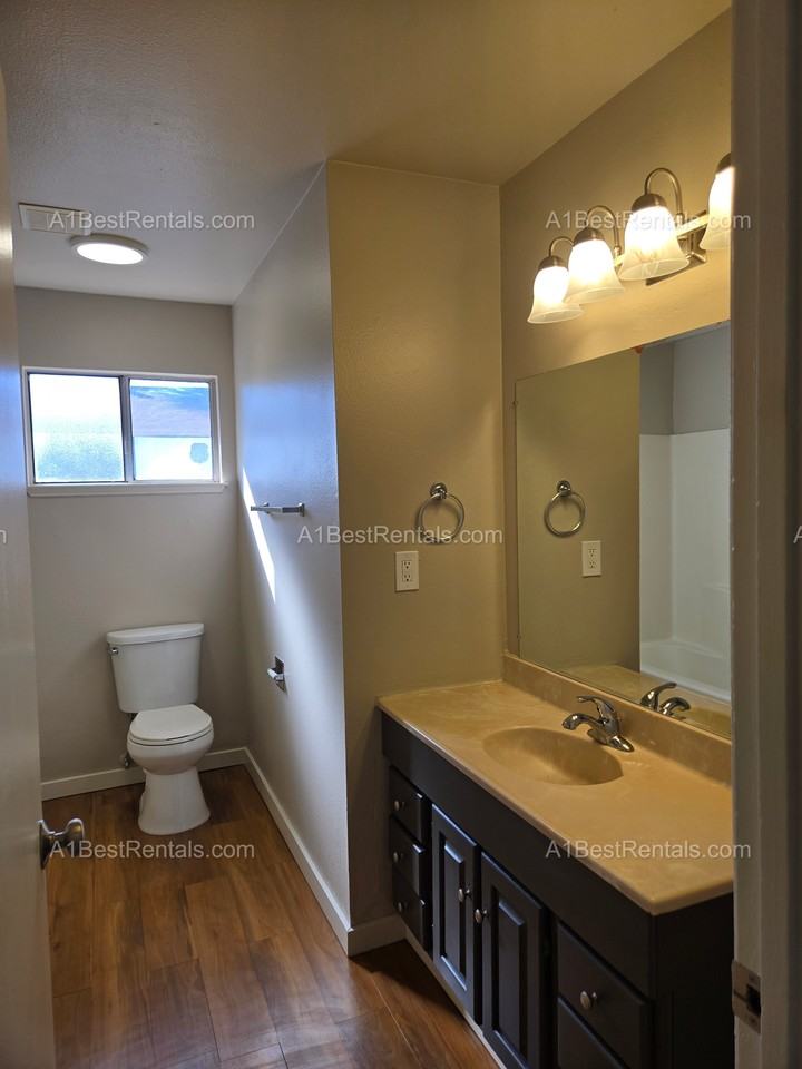 5025 Estates Dr #1 - Photo 6 of 13