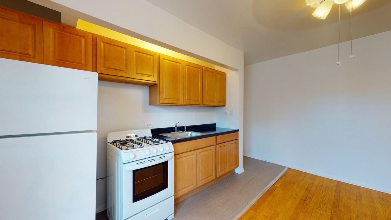 4721 S. Ellis Avenue - Photo 7 of 13