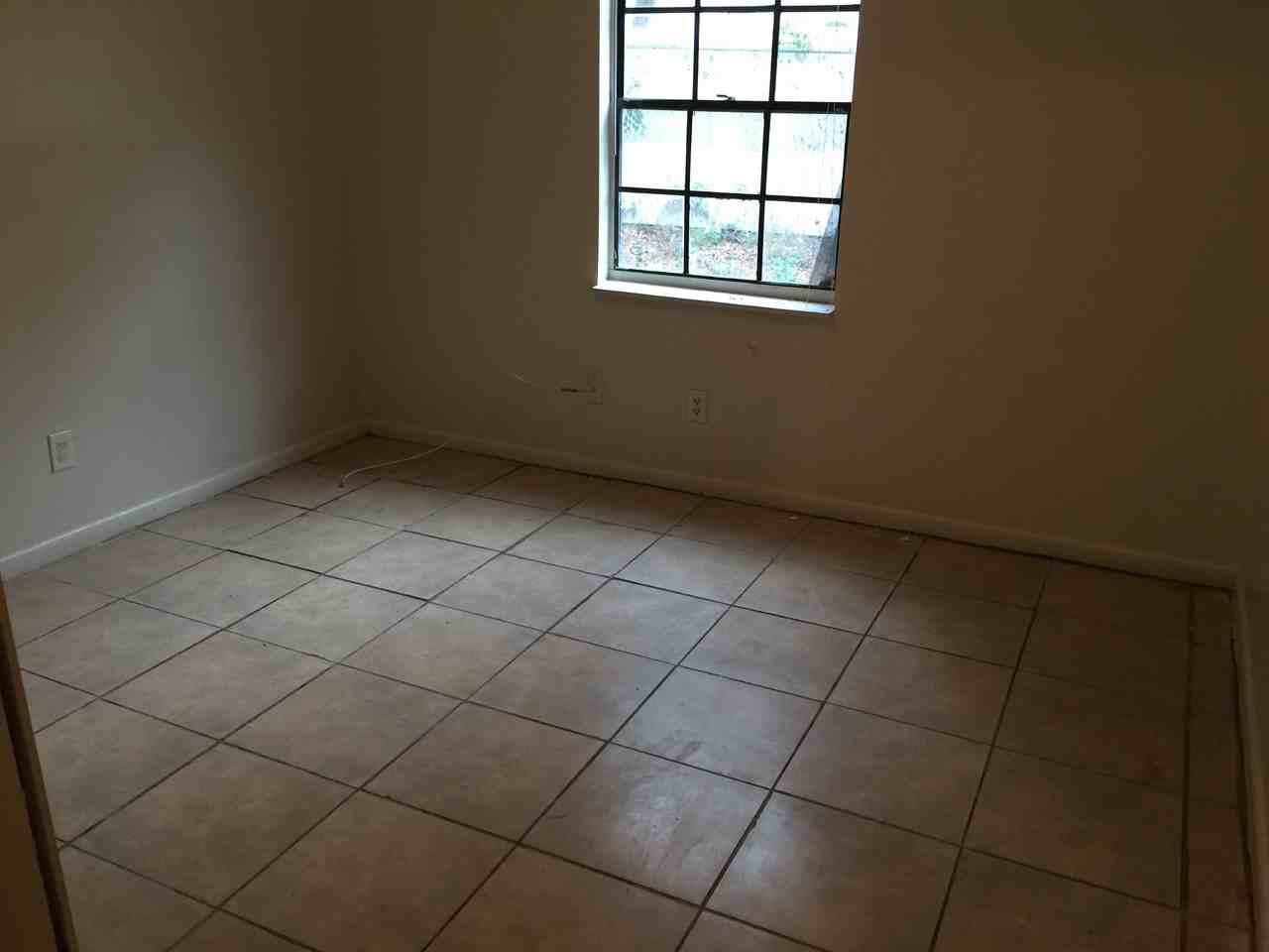 3072 Saint Paul Dr - Photo 3 of 14