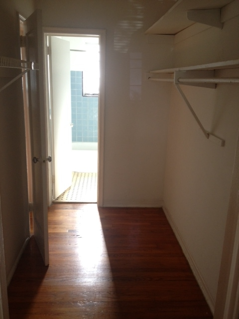 1575 Lenox Ave - Photo 4 of 8