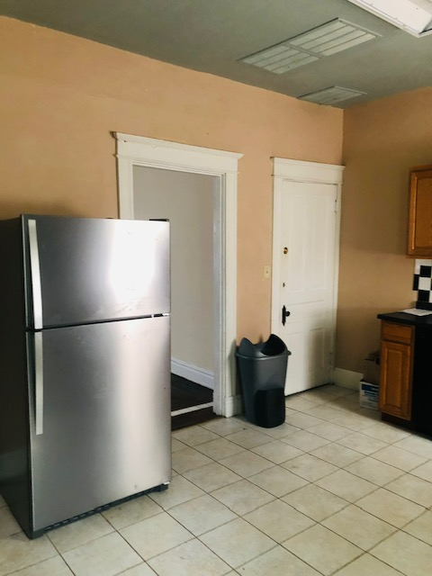 2336 Stratford Ave - Photo 2 of 11
