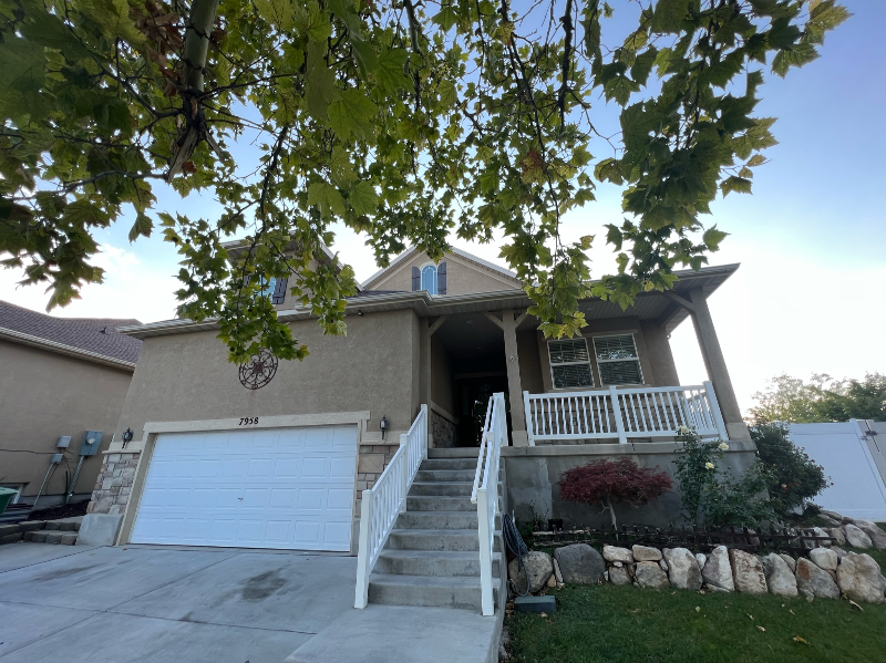 7958 S Big Sycamore Dr - Photo 2 of 50