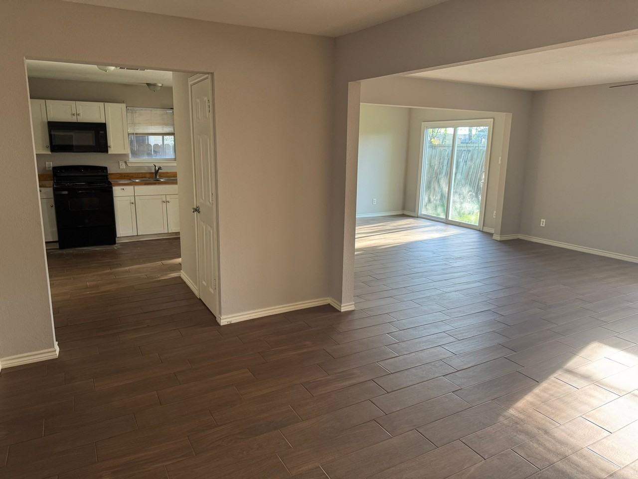 1609 Camille St - Photo 2 of 9