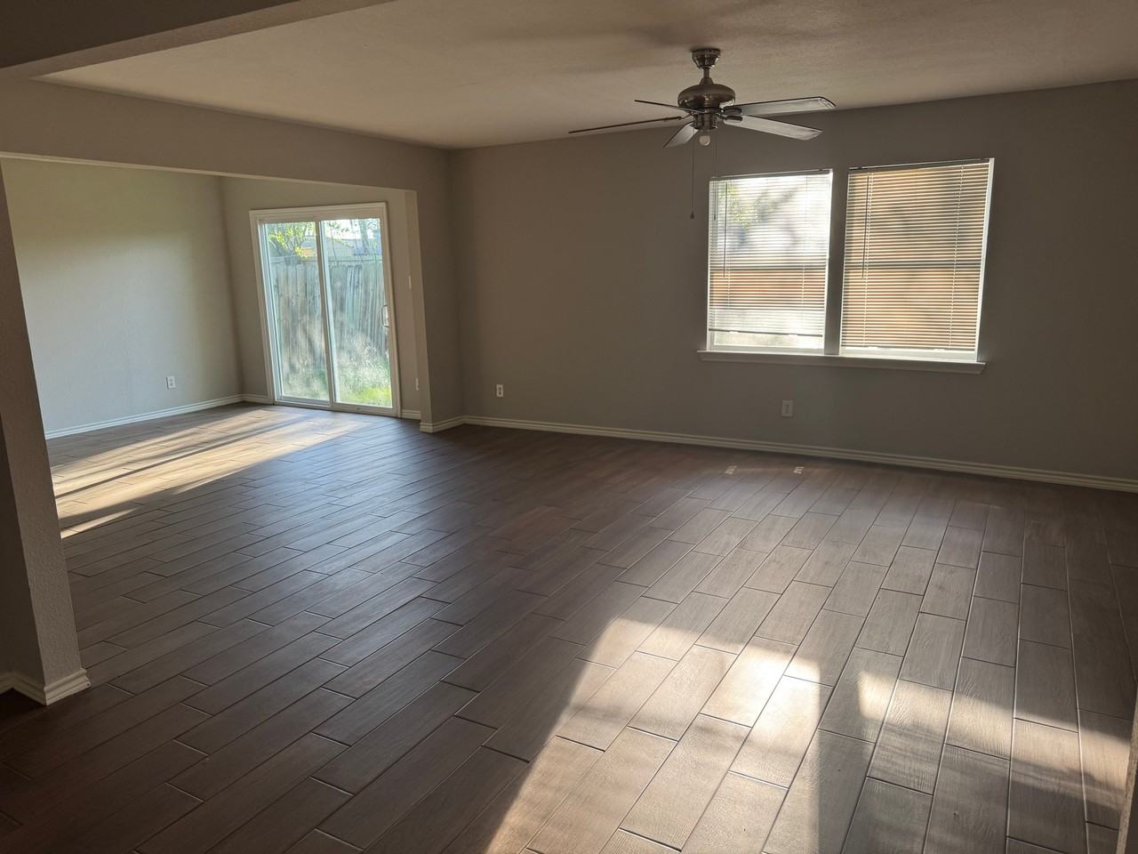 1609 Camille St - Photo 3 of 9