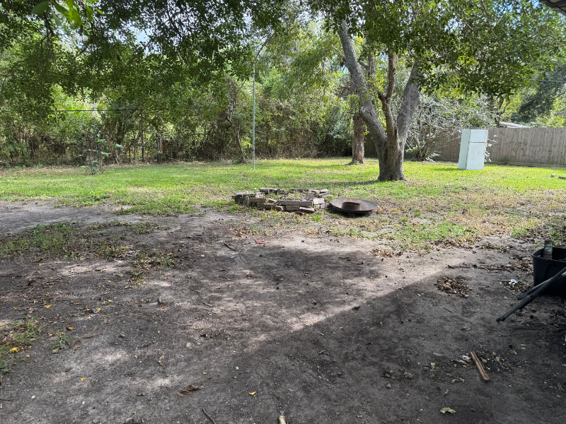 703 Lilac St - Photo 5 of 8
