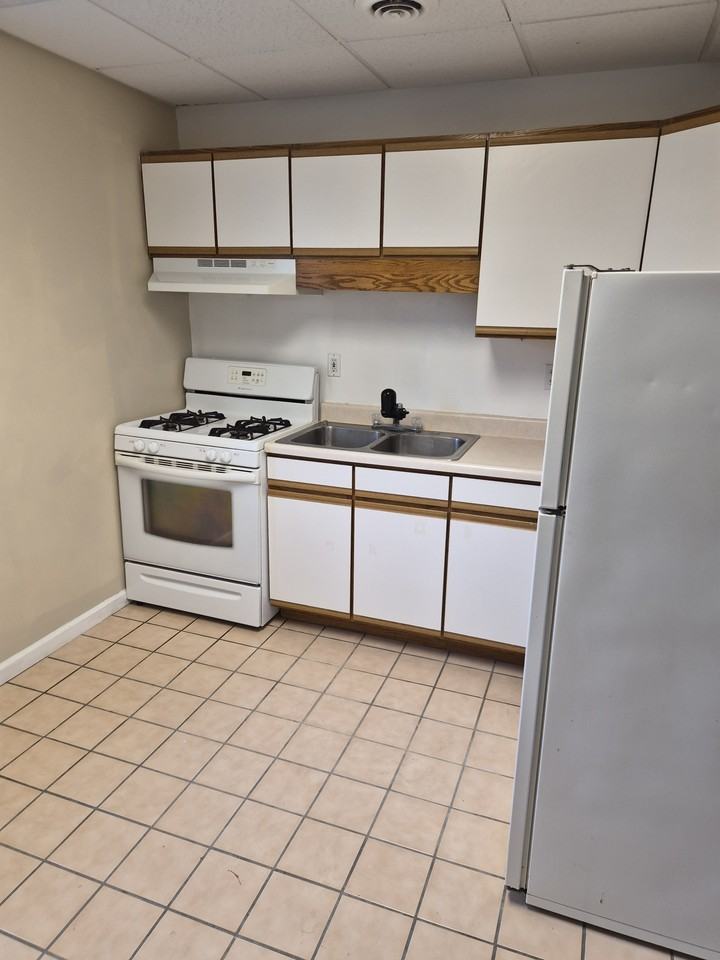 400 Chestnut St #3 - Photo 2 of 13